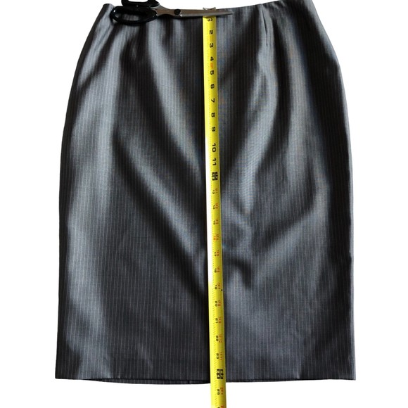 Escada dark grey with vertical pink stripes wool/silk blend skirt, size 38 - Picture 8 of 11
